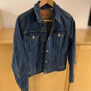 Levi’s Dark Wash Denim Jean Trucker Jacket